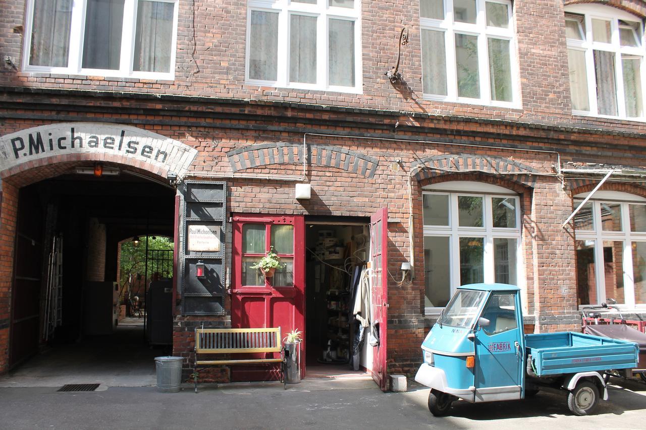 Fabrik - Vandrerhjem *