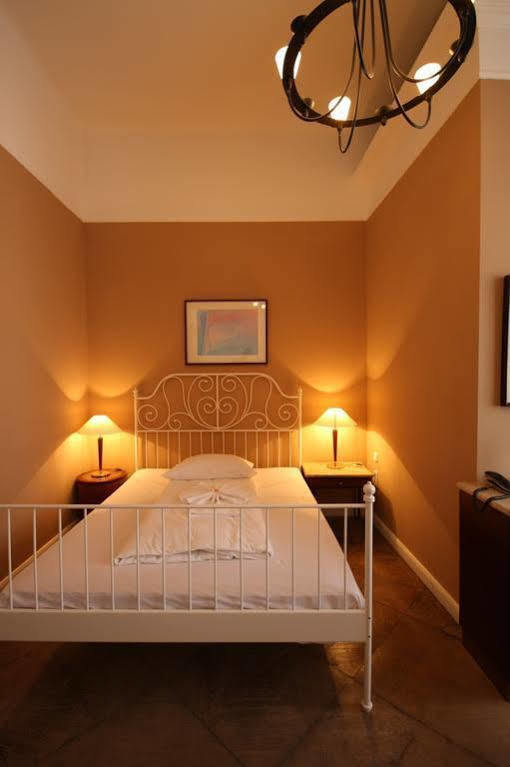 Hotel Am Adenauerplatz Hotel