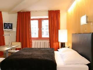 Hotel Adele Am Alex