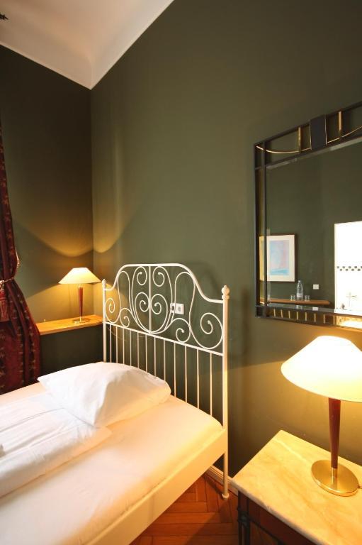 Hotel Am Adenauerplatz Hotel 3*
