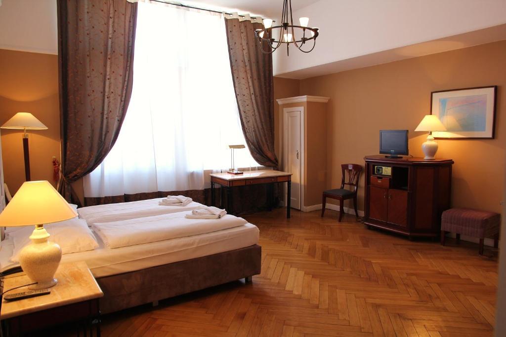 Hotel Hotel Am Adenauerplatz 3*
