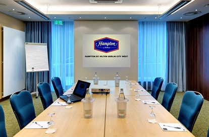 Hotel Hampton By Hilton West 3*
