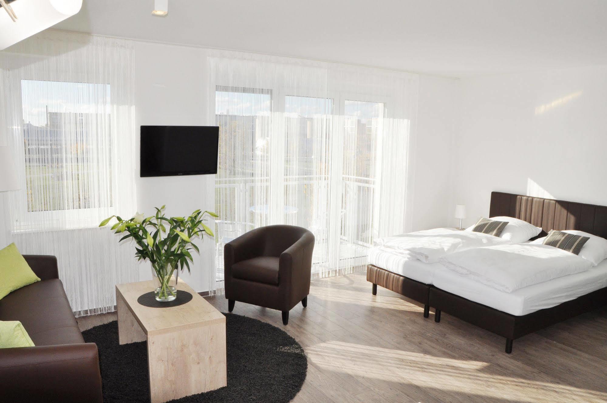 Adapt - Adlershof 4*
