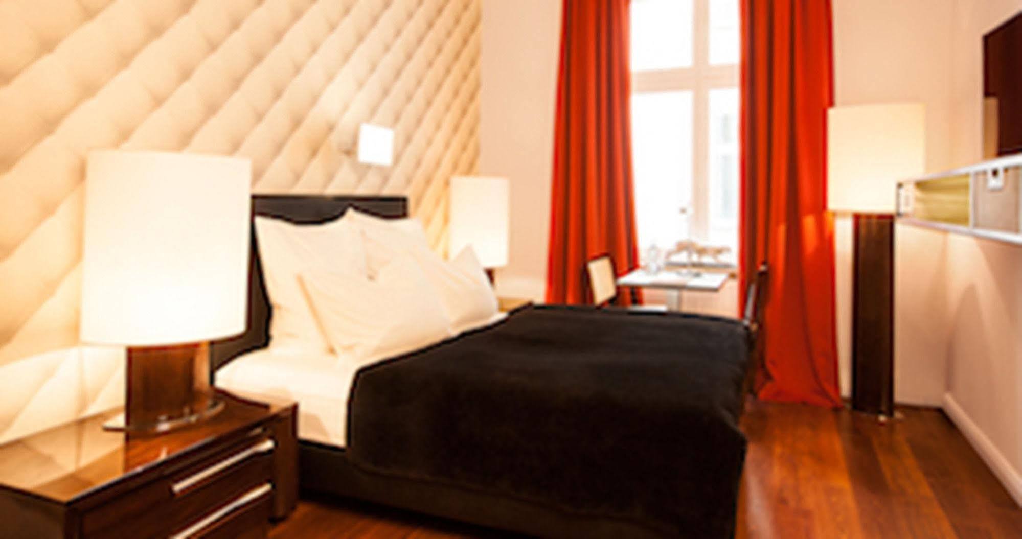 Hotel Adele Am Alex