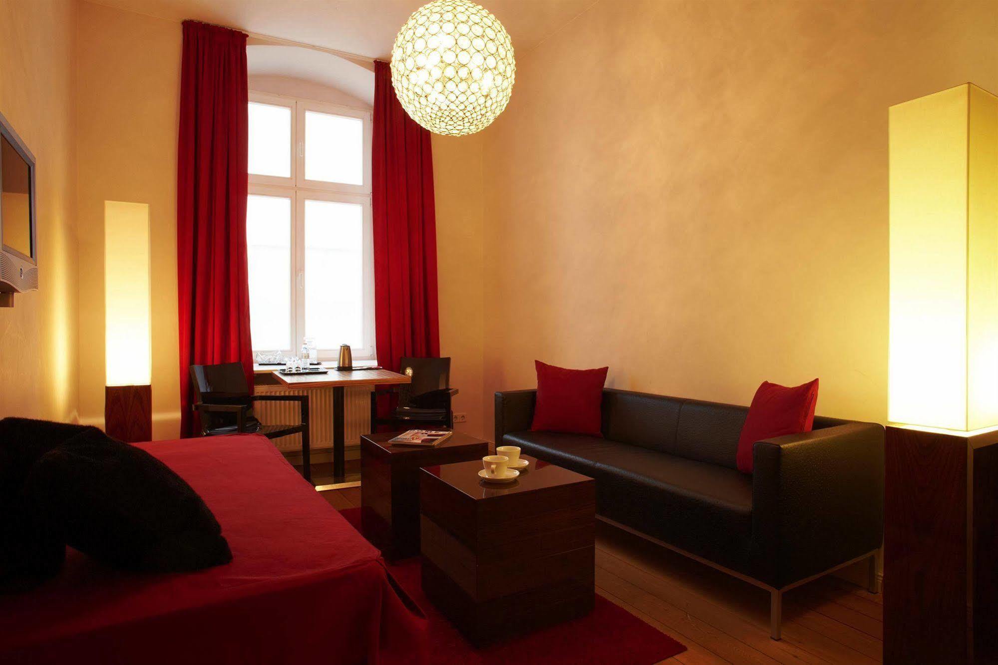 Hotel Adele Am Alex 3*