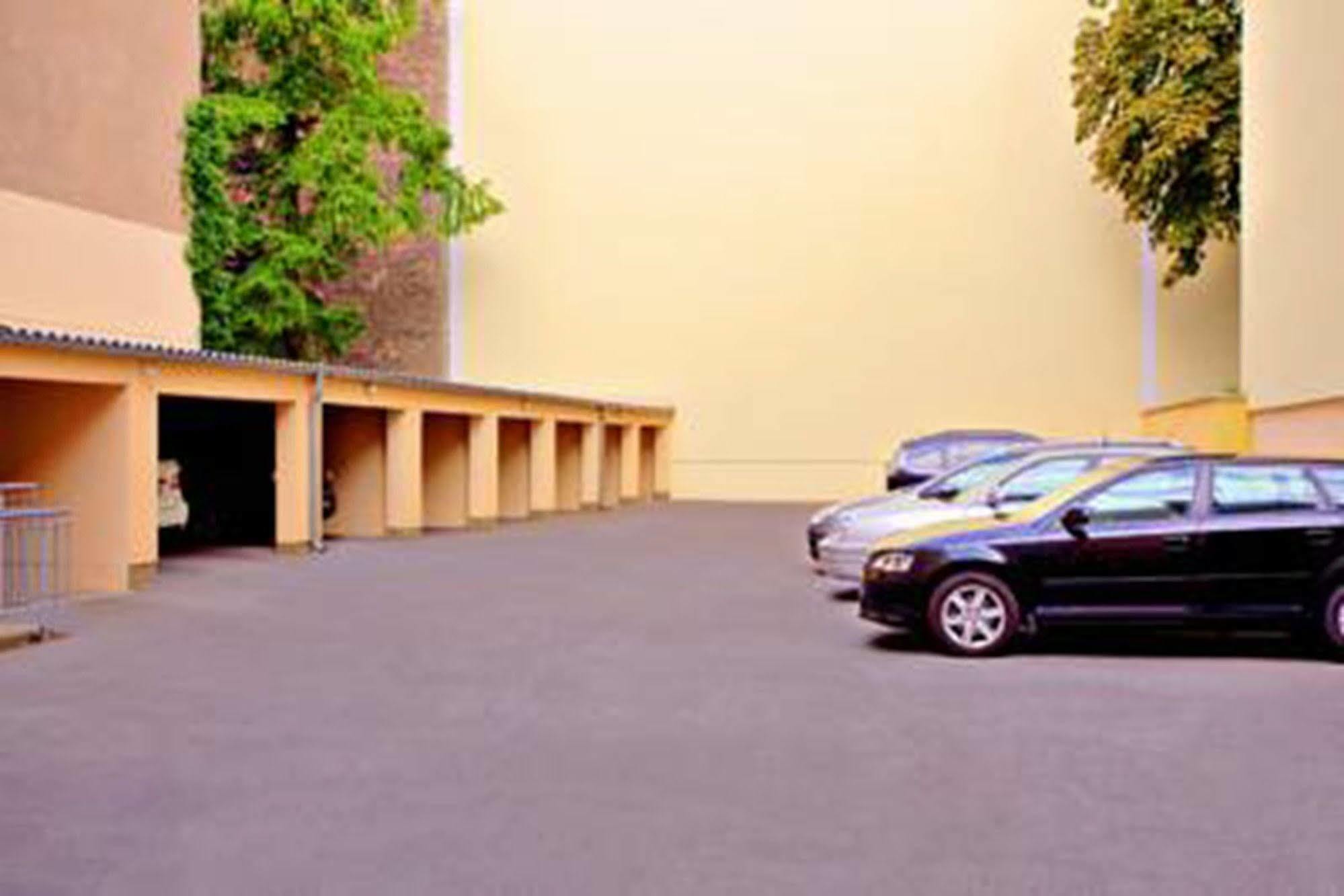 Atrium Charlottenburg Hotel 3*