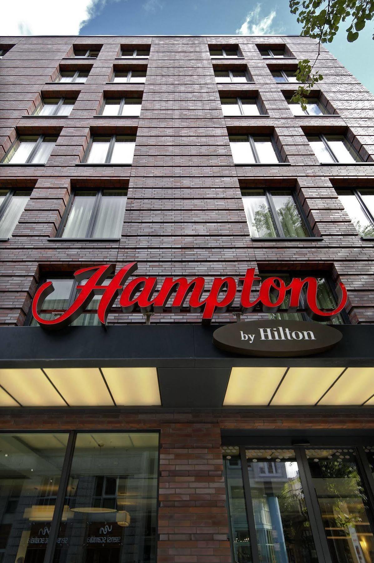 Hampton By Hilton West 3*