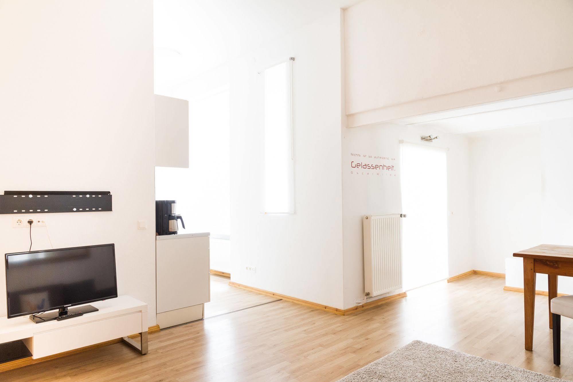 Apartments Berlin Leberstrasse 58 Hotel 3*