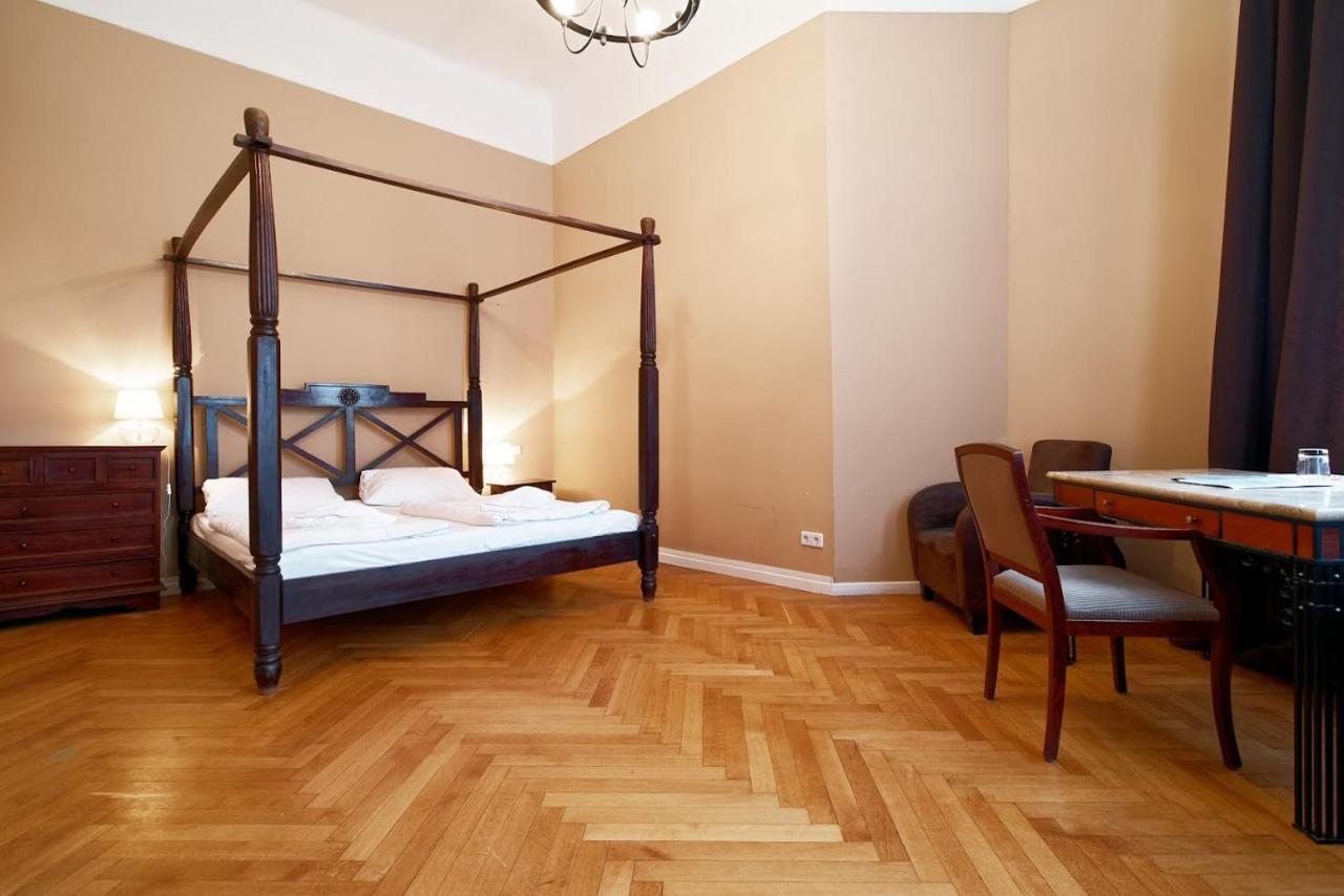 Hotel Am Adenauerplatz Hotel 3*