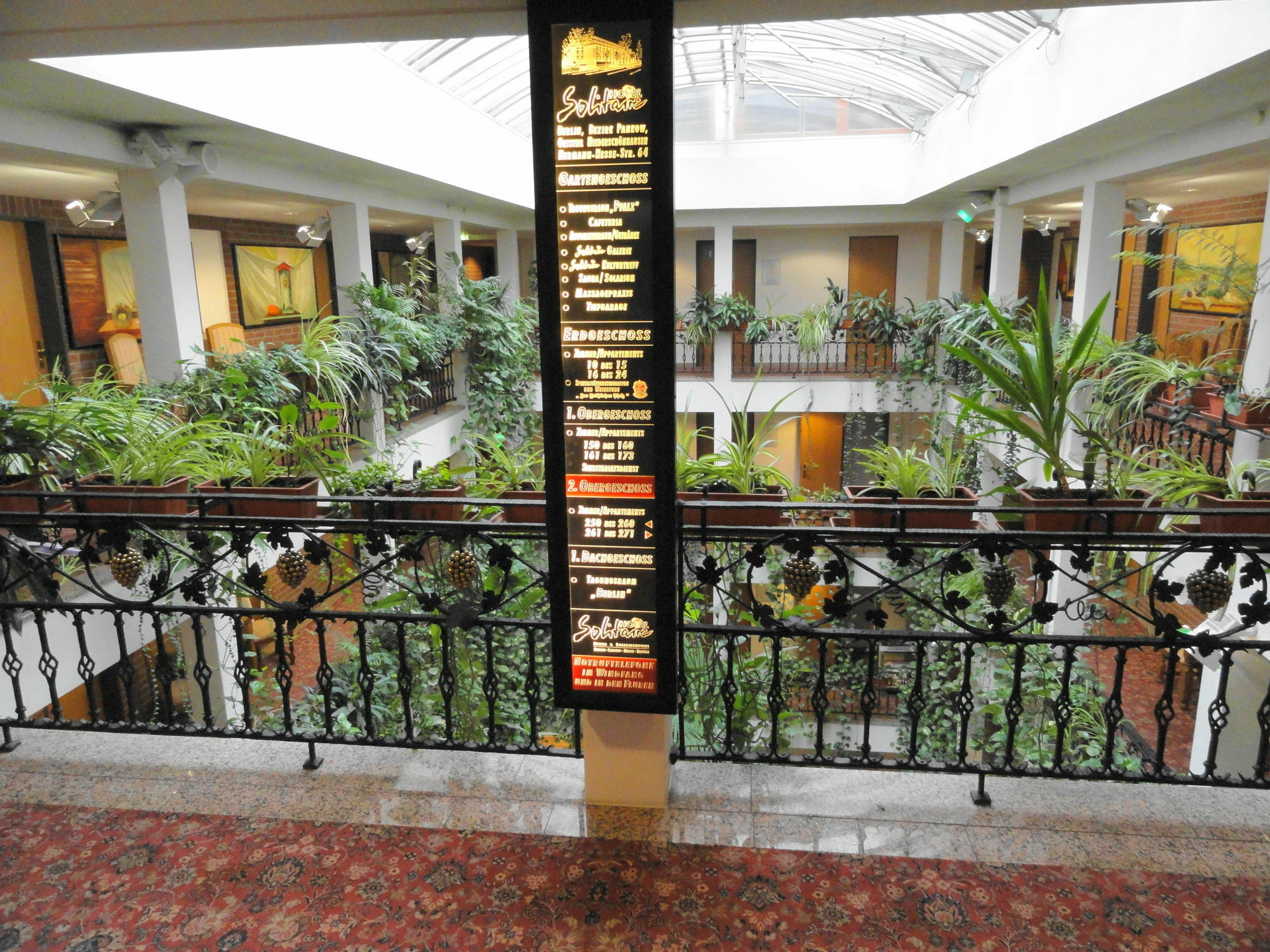 Solitaire Hotel 3*