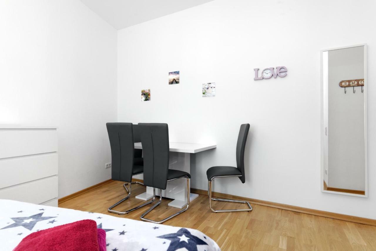 Grand Mitte Lejlighed