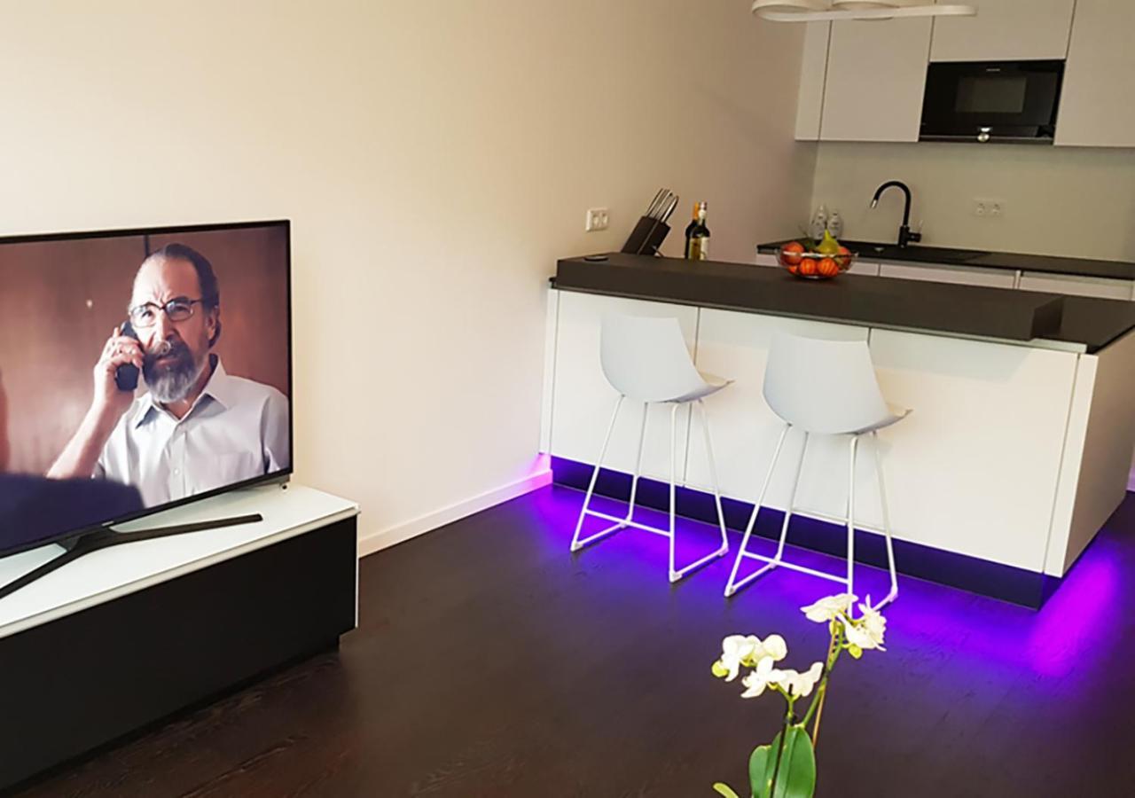 Aussergewohnliches Luxus-apartment Direkt An Der Spree - Extraordinary Luxury Right At River Side Apartment *