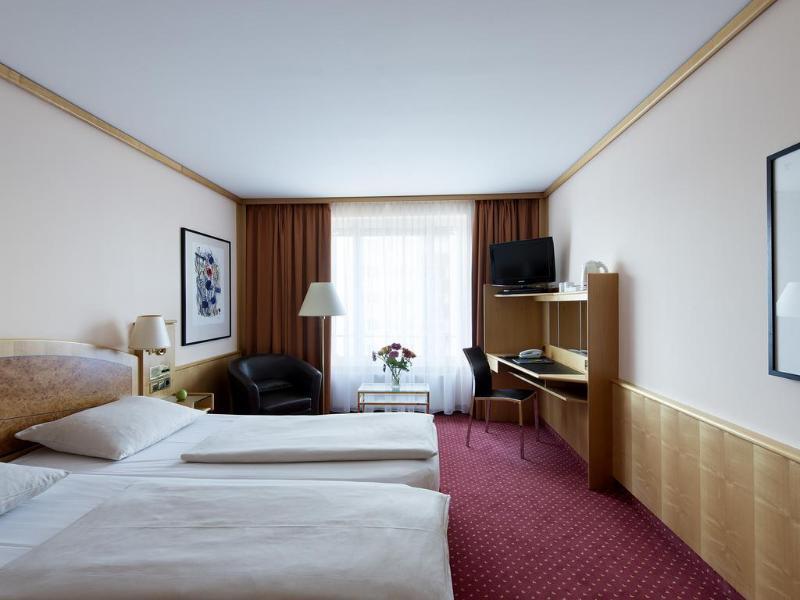 Living Grosser Kurfuerst 4* Berlin