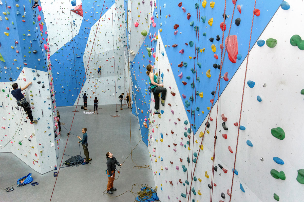 area85-klettern-halle-wand-indoor-1200x800