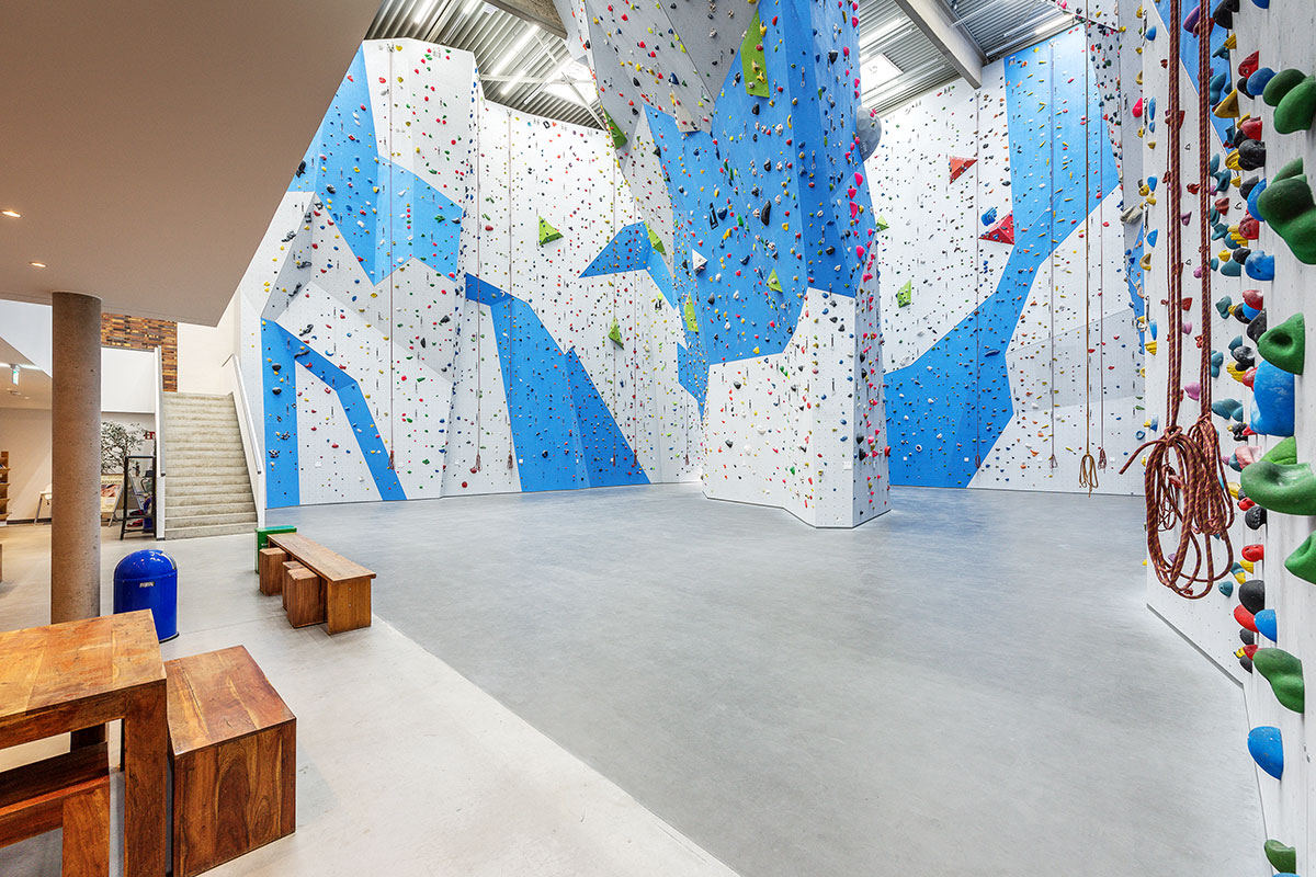 area85-t-hall-south-rock